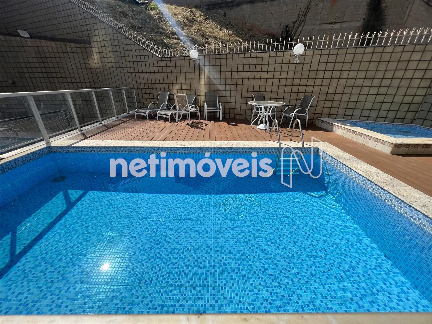 Piscinas adulto e infantil