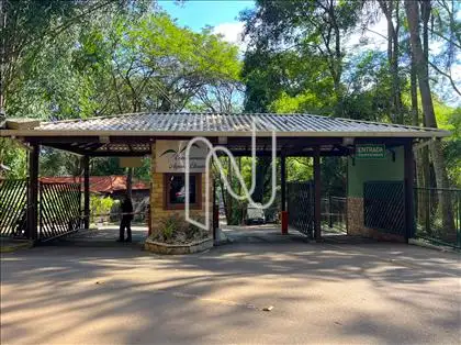 Portaria do condomínio ângulo externo