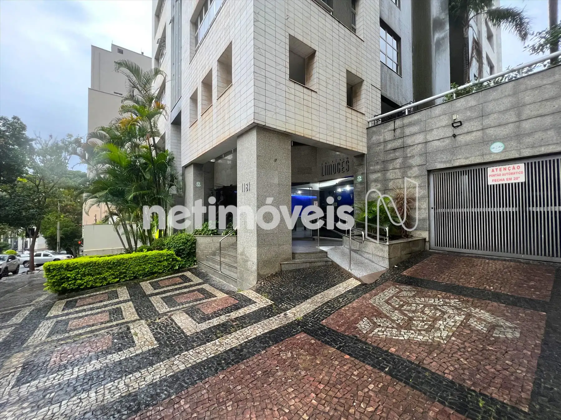 Acessos de garagem e social