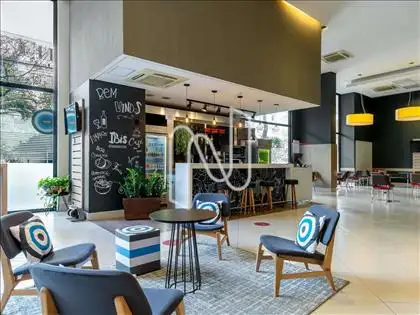 Bar e restaurante ângulo 1