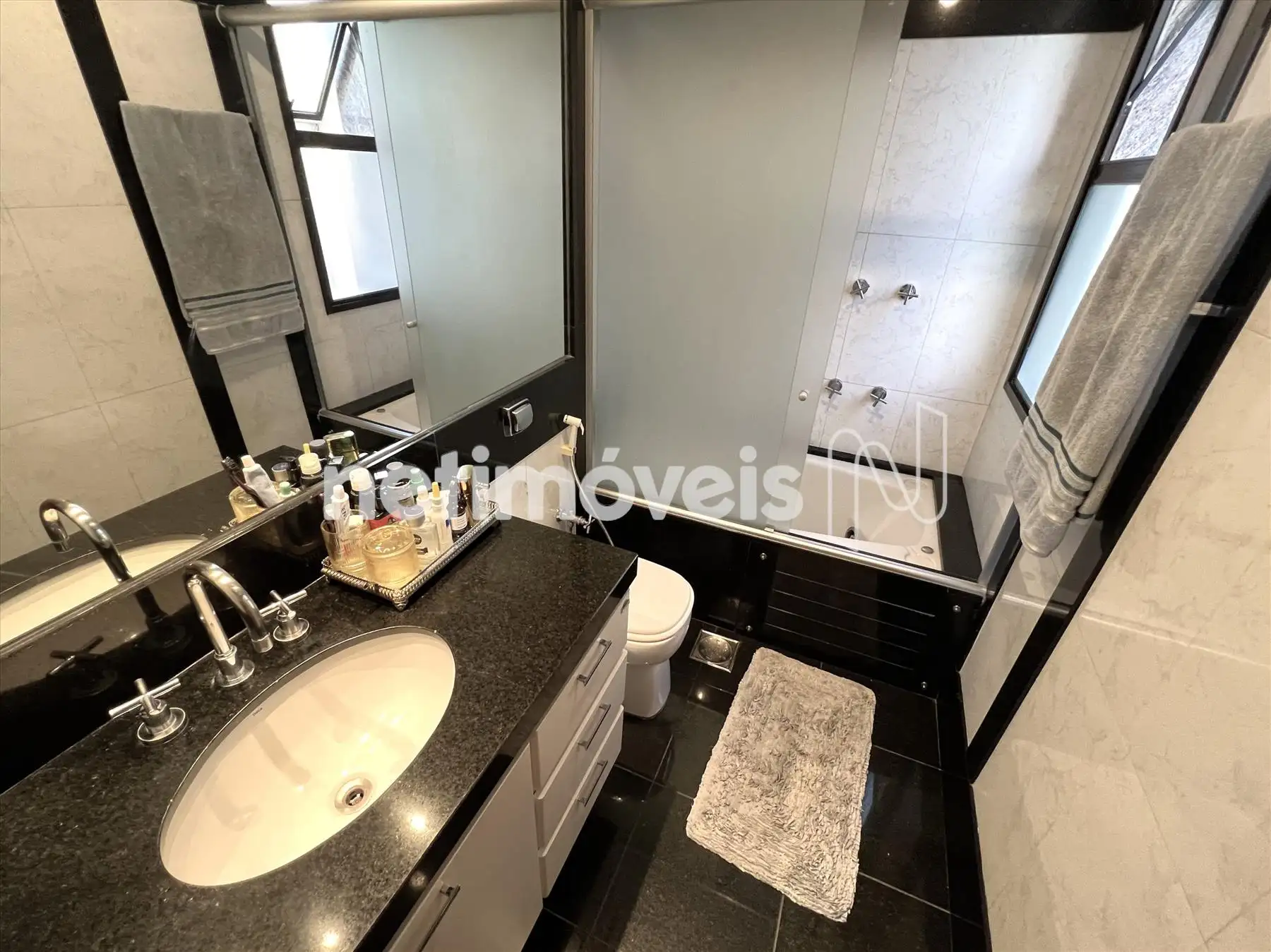 Banho suíte máster