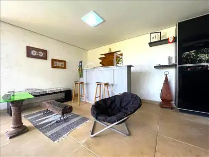 Bar e cozinha de apoio