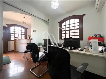 1ª sala da ala comercial ângulo 1