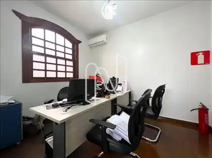 1ª sala da ala comercial ângulo 2
