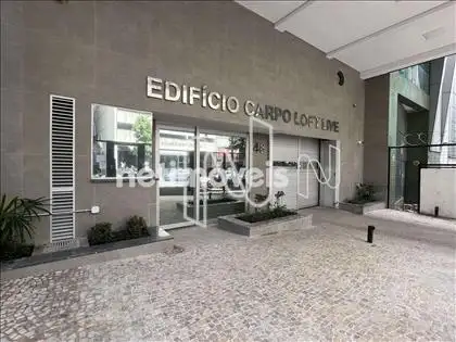 Acesso social e de garagem ângulo 4