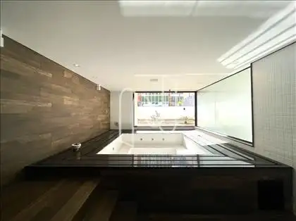 Jacuzzi ângulo 1 
