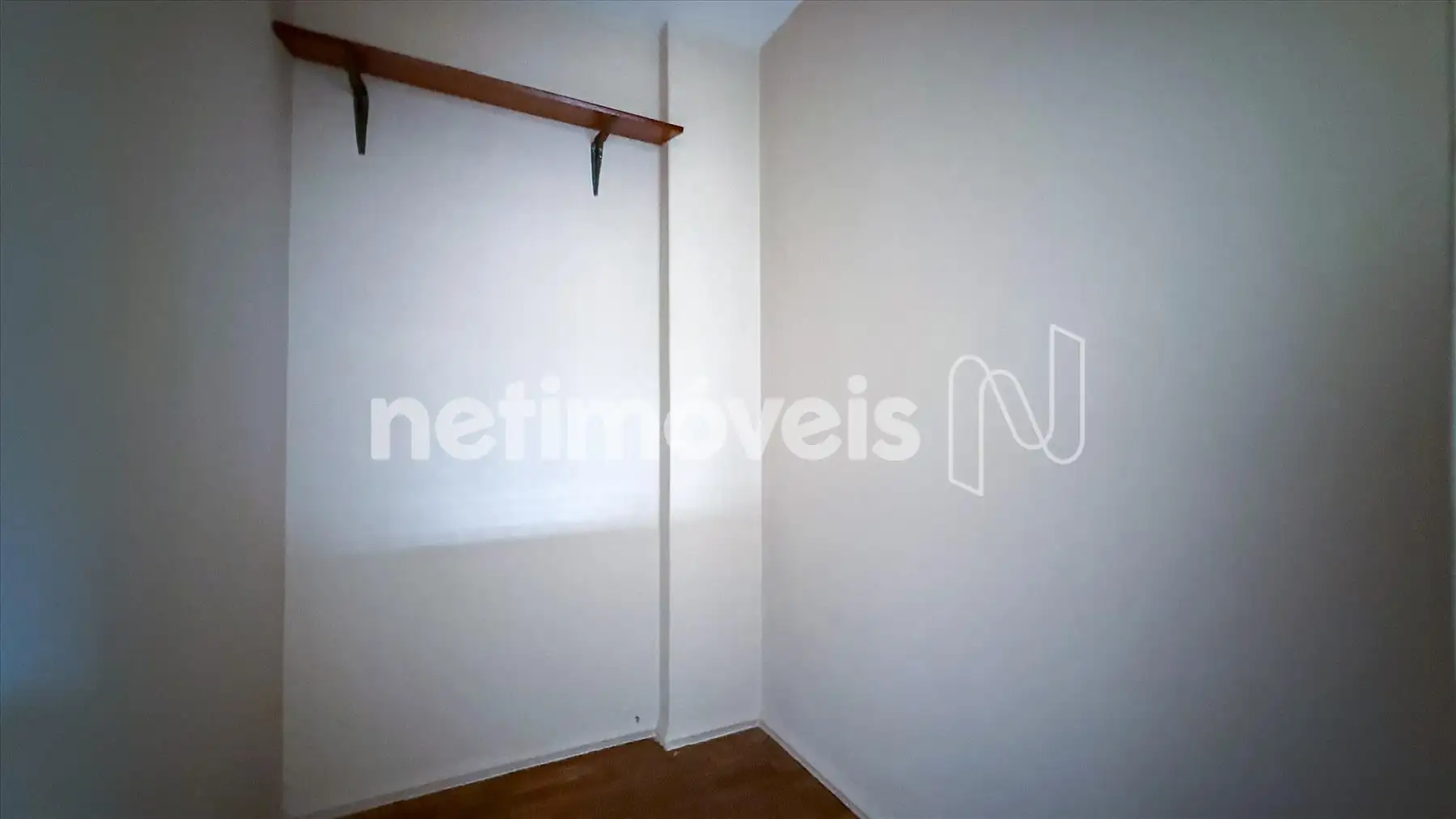 quarto de serviço.