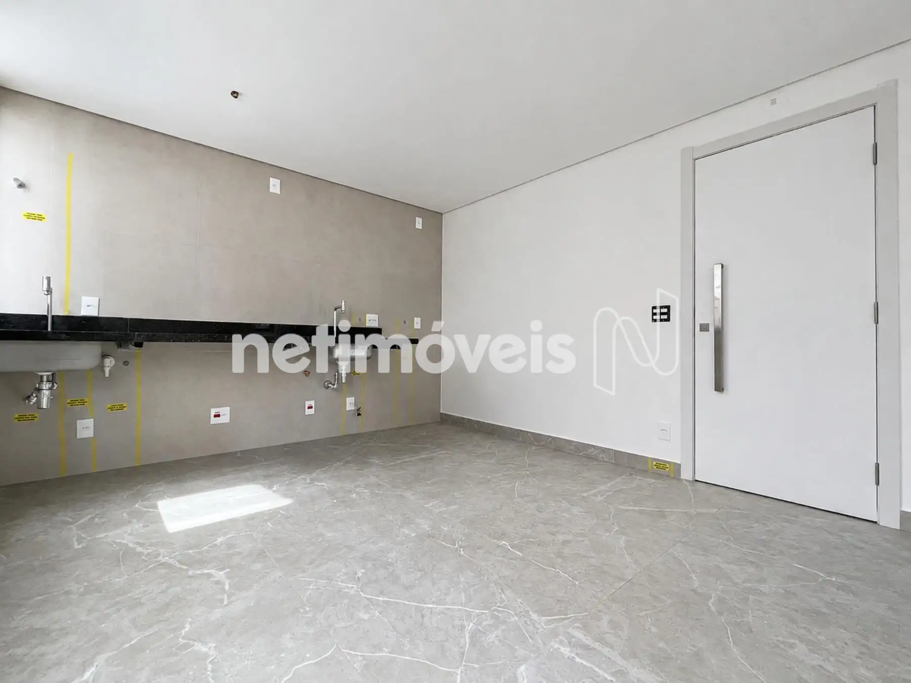 Cozinha e sala ângulo 1