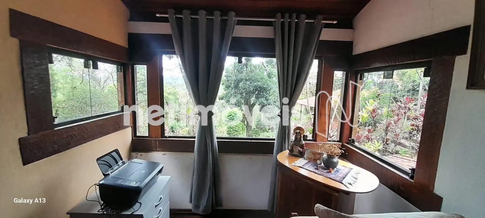 Escritório/quarto com linda vista para mata