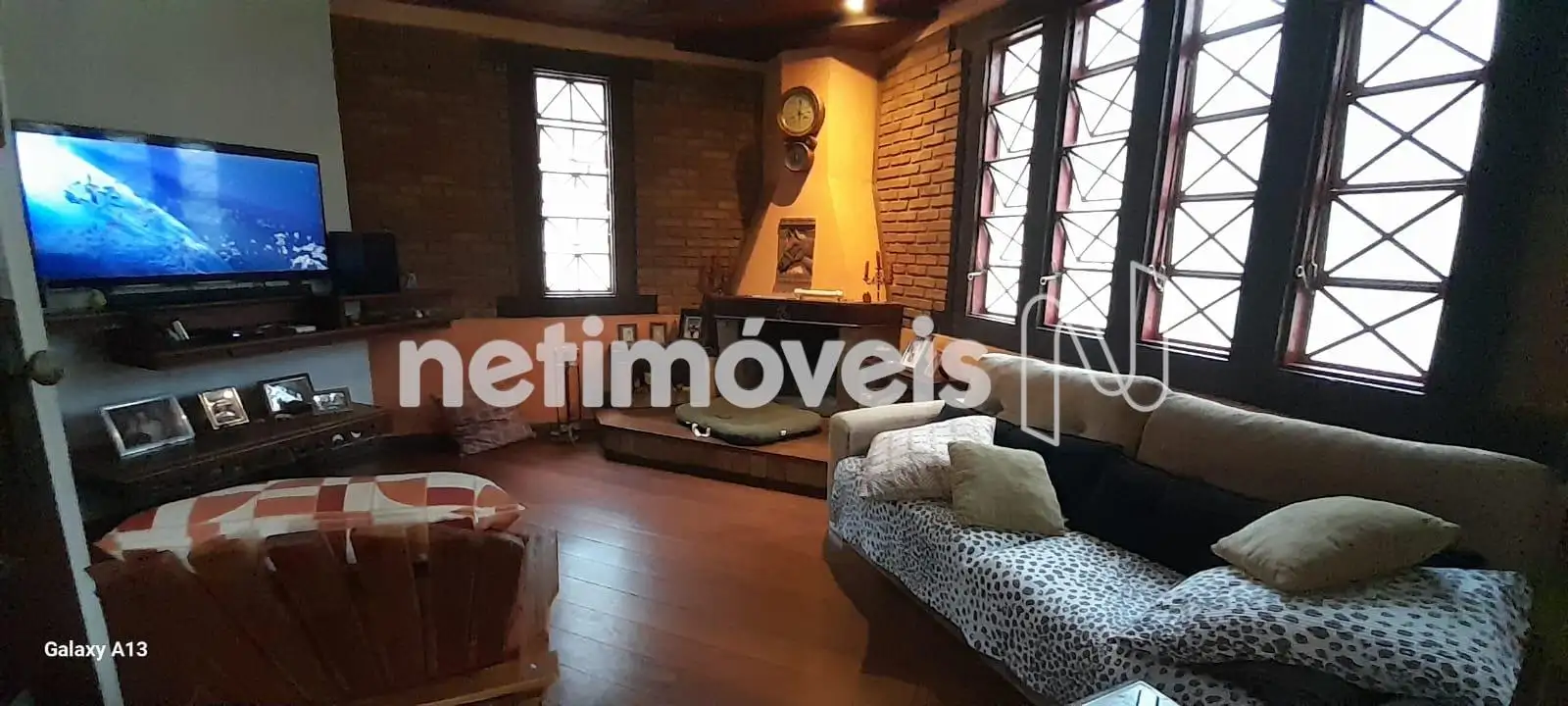 2ª sala com lareira 