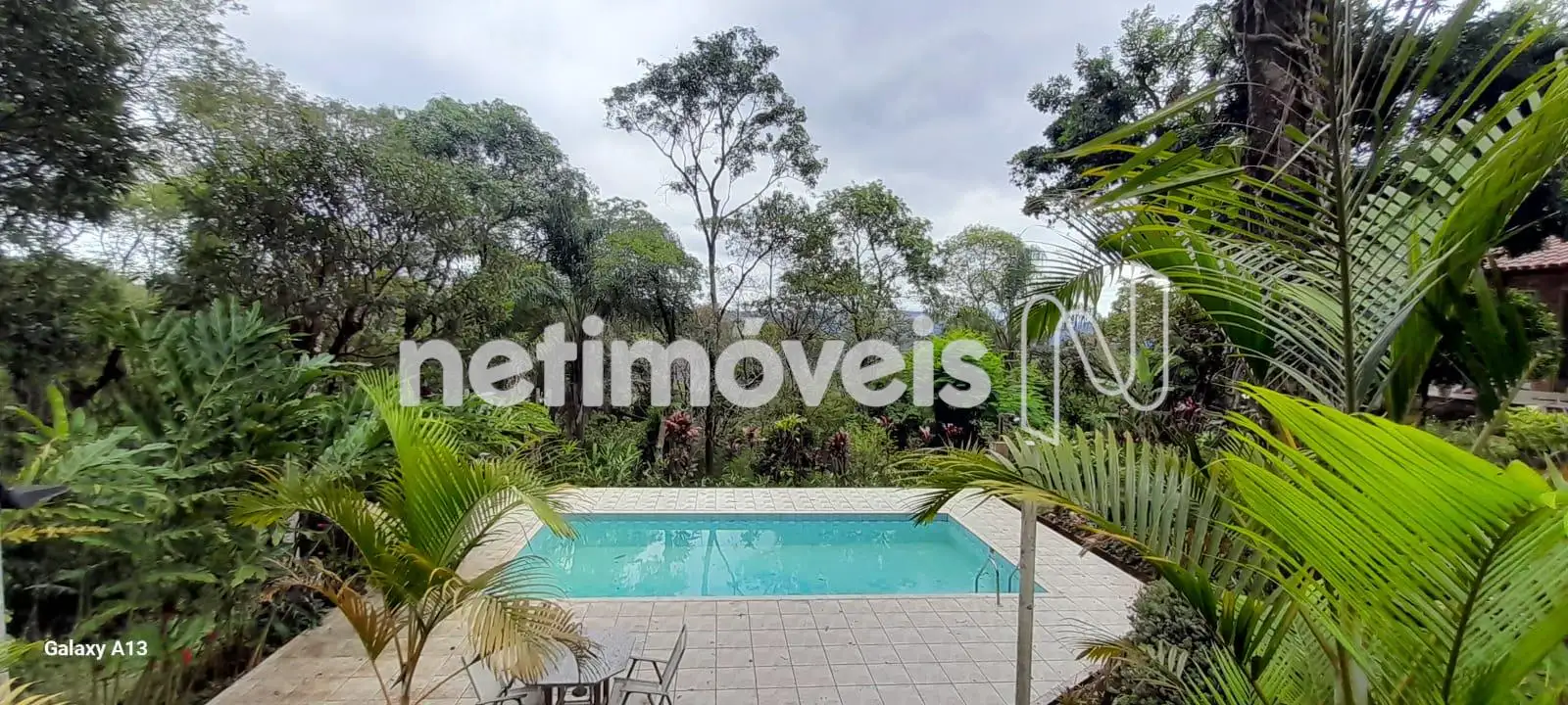 Outro ângulo da piscina