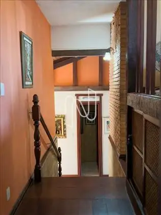 Escada para acesso ao 2º andar 