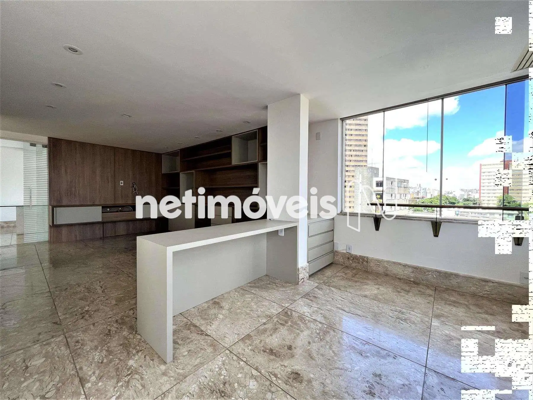 Sala de TV/Home office ângulo 1