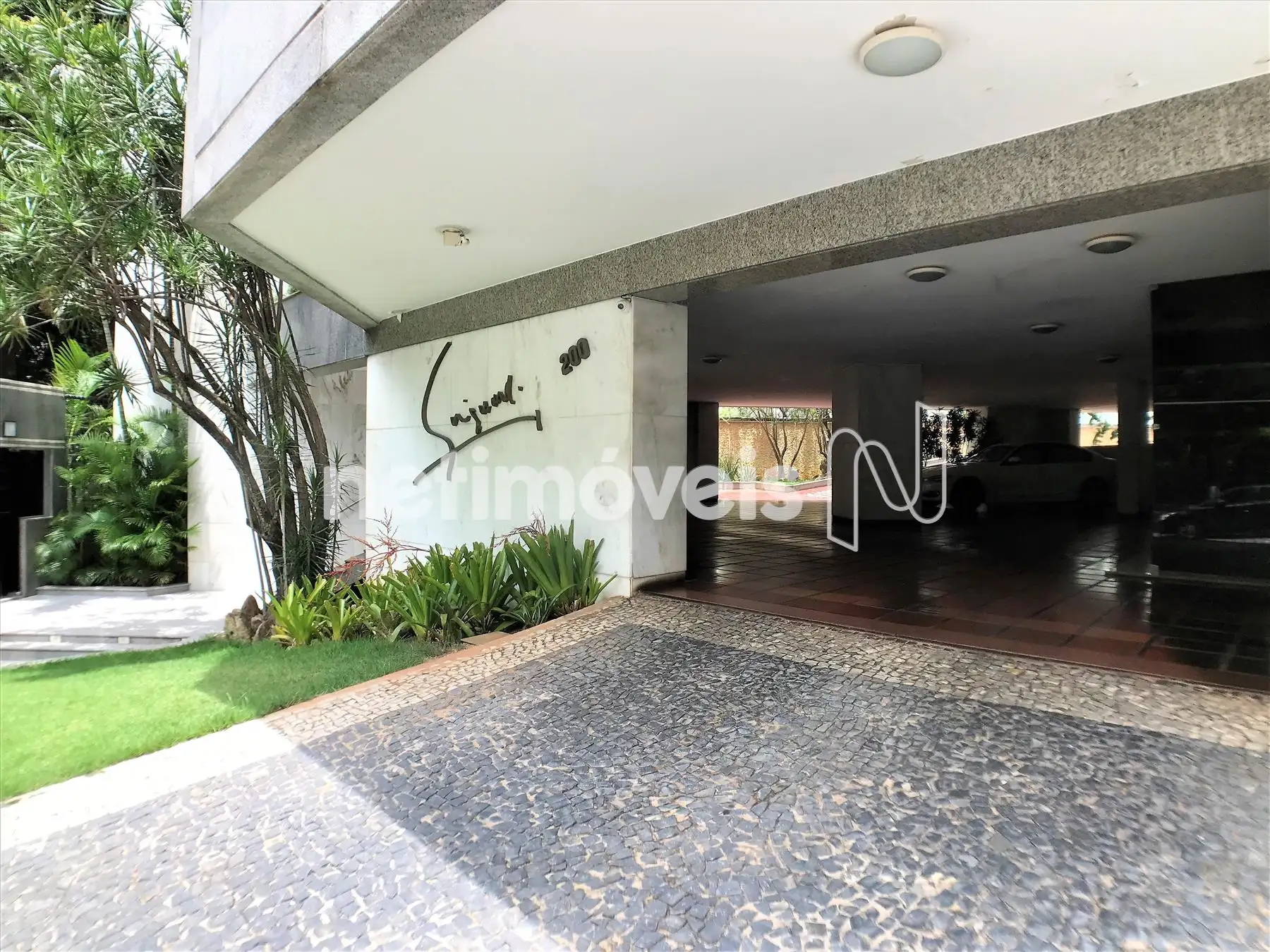 Jardim frontal ângulo 1