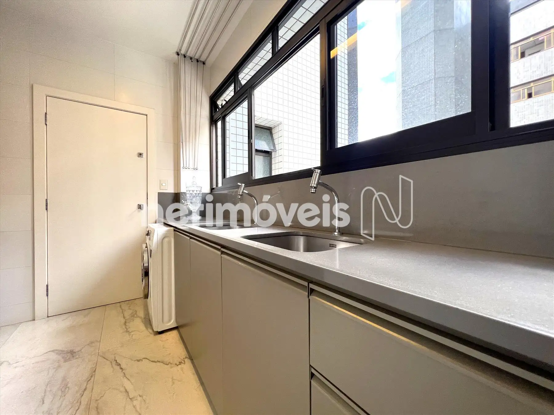 Área de serviço ângulo 1