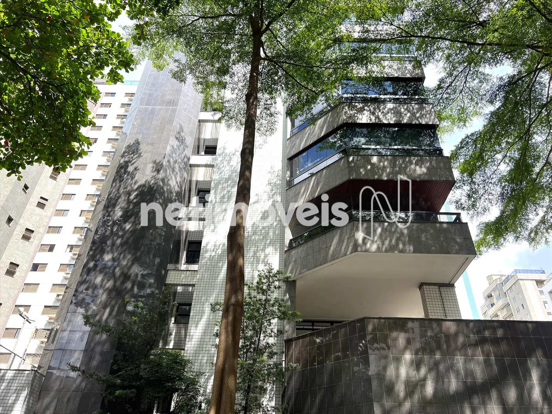 Fachada frontal ângulo 1