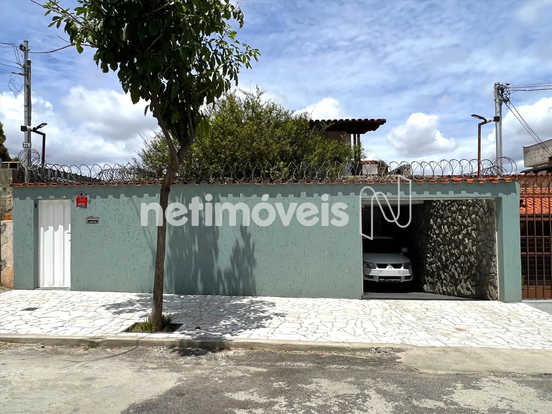 Fachada frontal ângulo externo 1