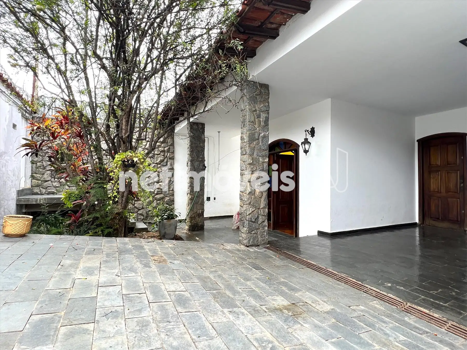 Fachada frontal ângulo interno 2