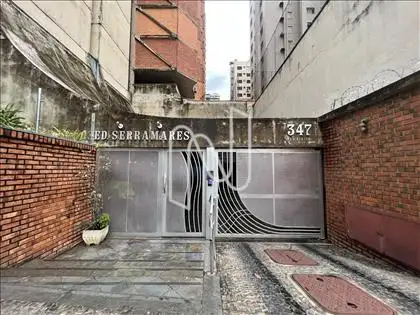Entrada social e de garagem  