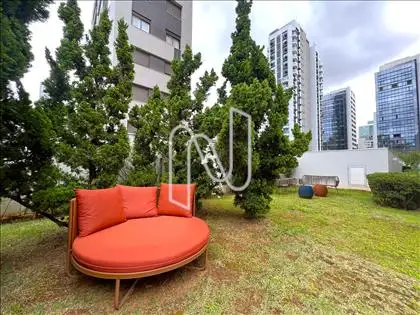 Jardim e área de convivência