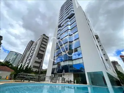Fachada fundos e piscina