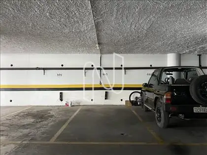 Vaga e garagem 
