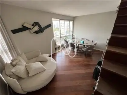 Sala 1º pavimento ângulo 2