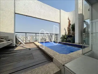 Piscina 2º pavimento com linda vista ângulo 1
