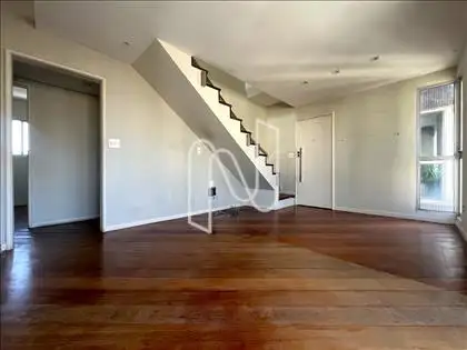 Sala 1º pavimento ângulo 2