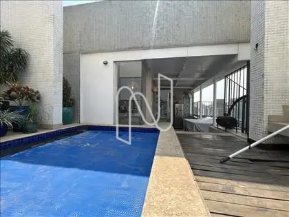 Piscina e espaço gourmet