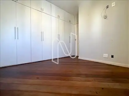 Suíte 1º pavimento ângulo 2