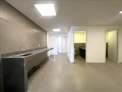Copa e banheiros ângulo 1