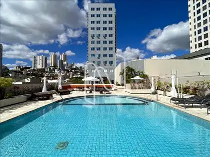 Solarium e piscina