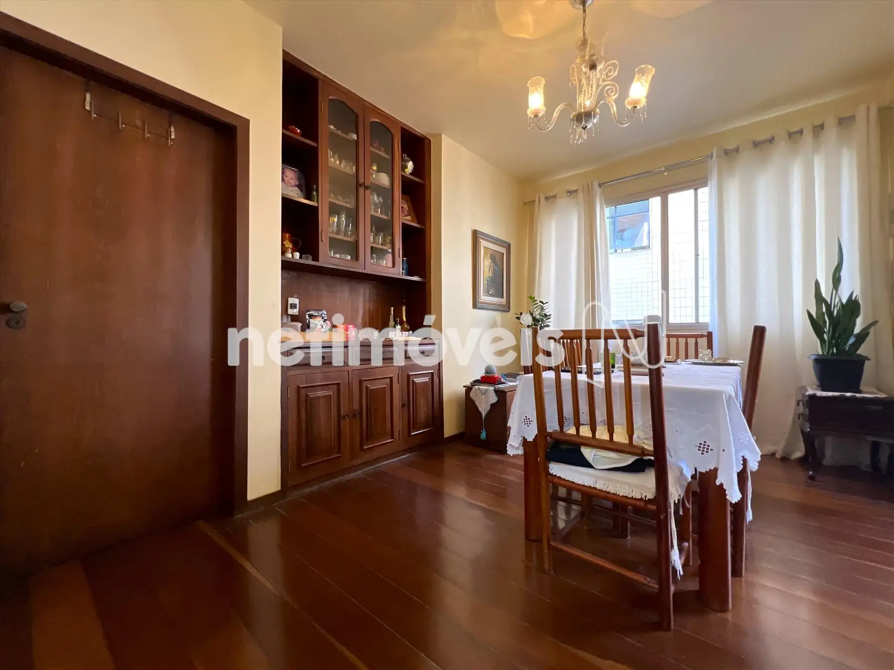Sala de jantar ângulo 3