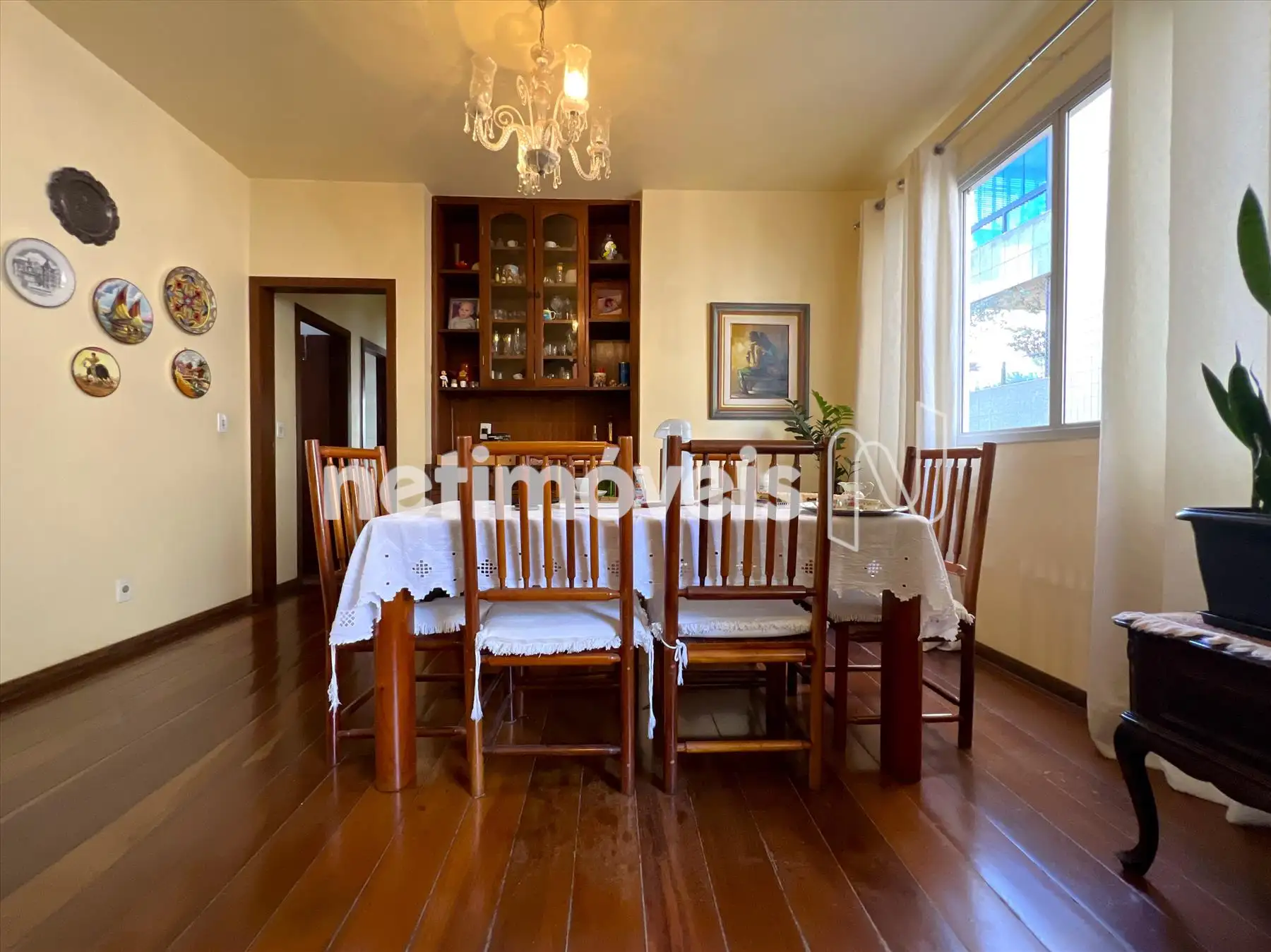 Sala de jantar ângulo 2