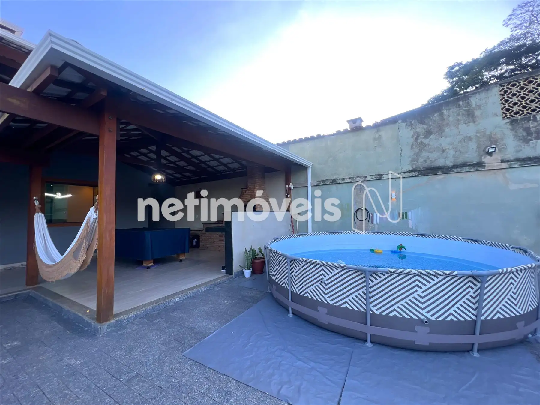 Redário, espaço gourmet e piscina