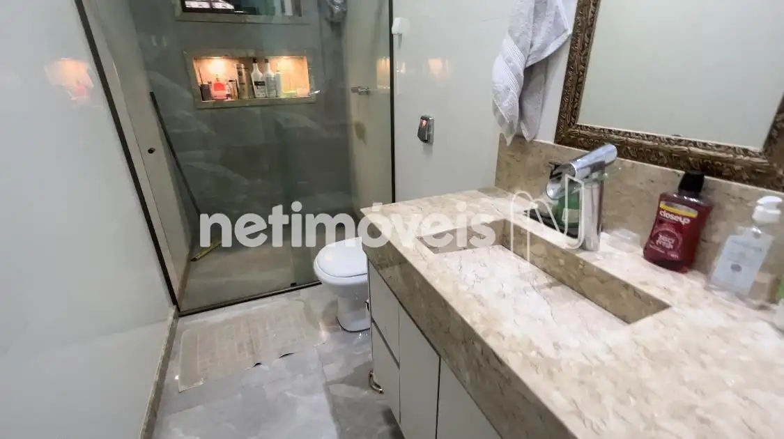 Banho semi-suítes ângulo 1