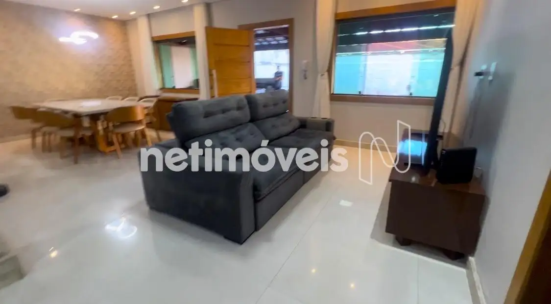 Sala 1º pavimento ângulo 4