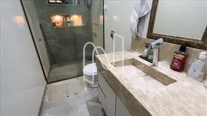 Banho semi-suítes ângulo 1