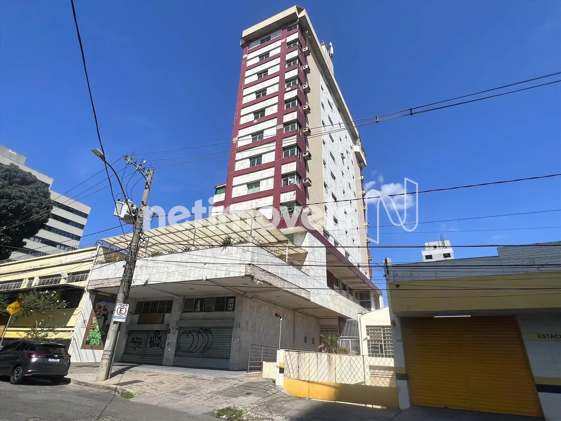 Fachada ângulo 1