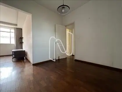 Sala de jantar ângulo 1 