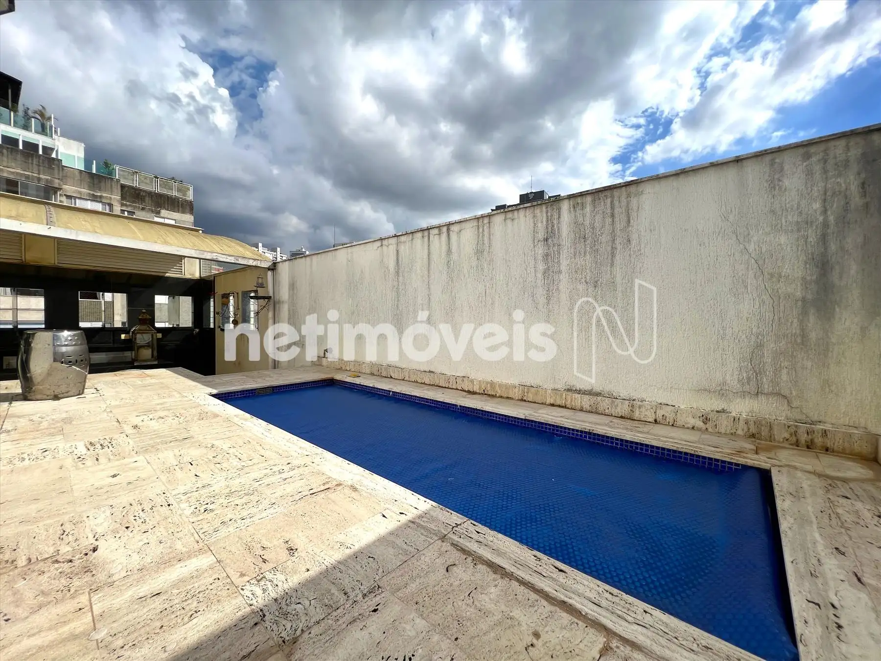 Espaço gourmet, piscina e terraço ângulo  1