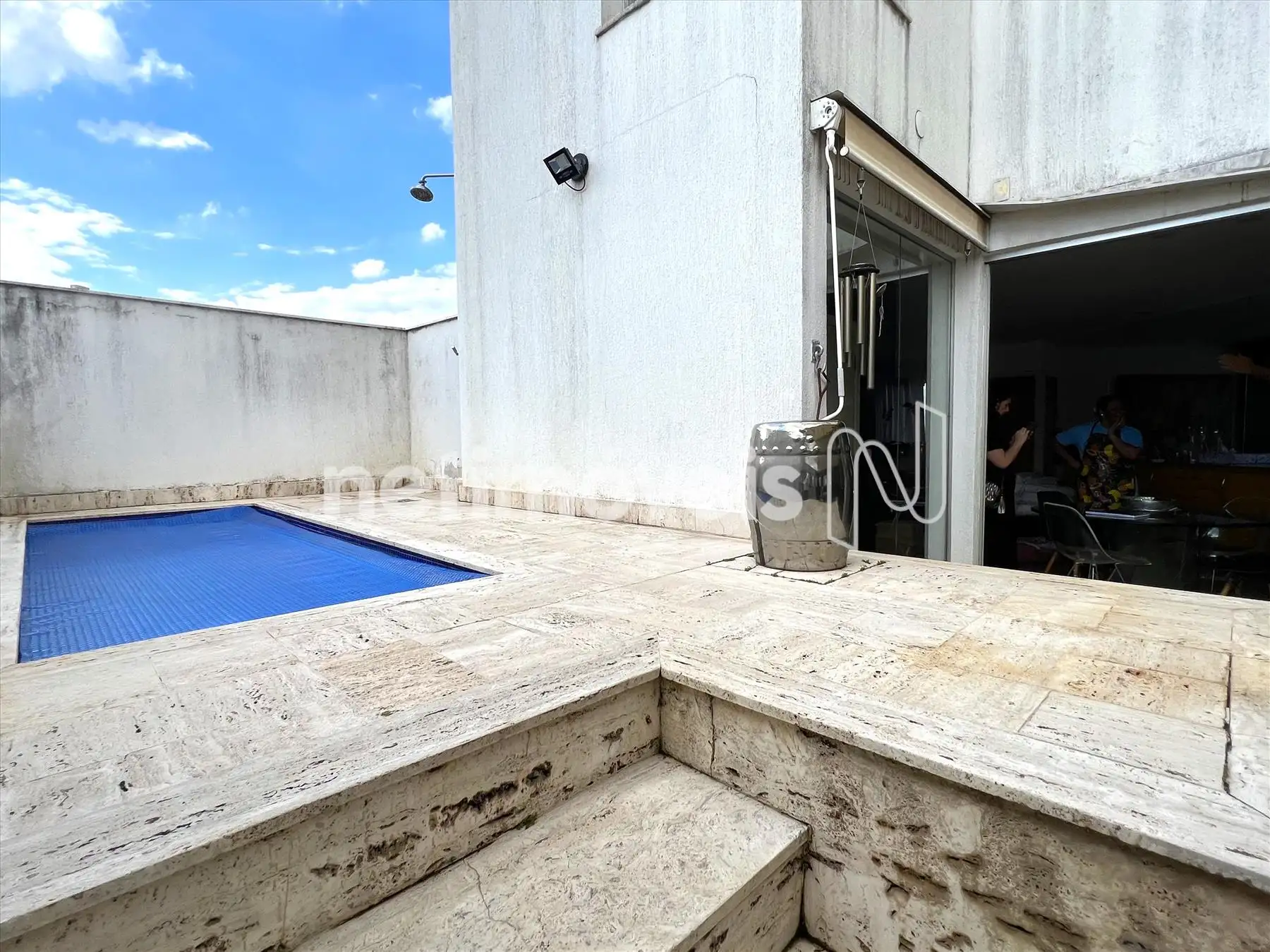 Piscina e terraço