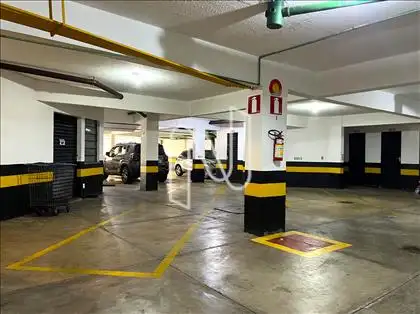  3 vagas, 2 em linha e 1 independente