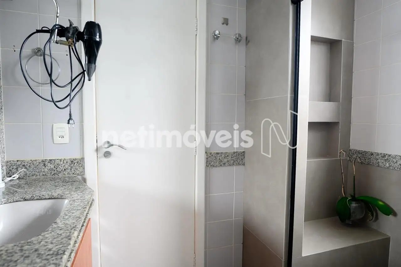 Banho suíte ângulo 1