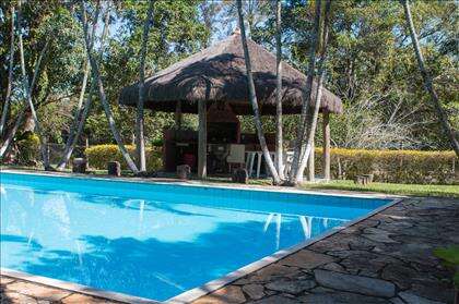 Piscina e espaço gourmet