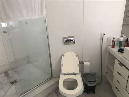Banho suíte outro ângulo
