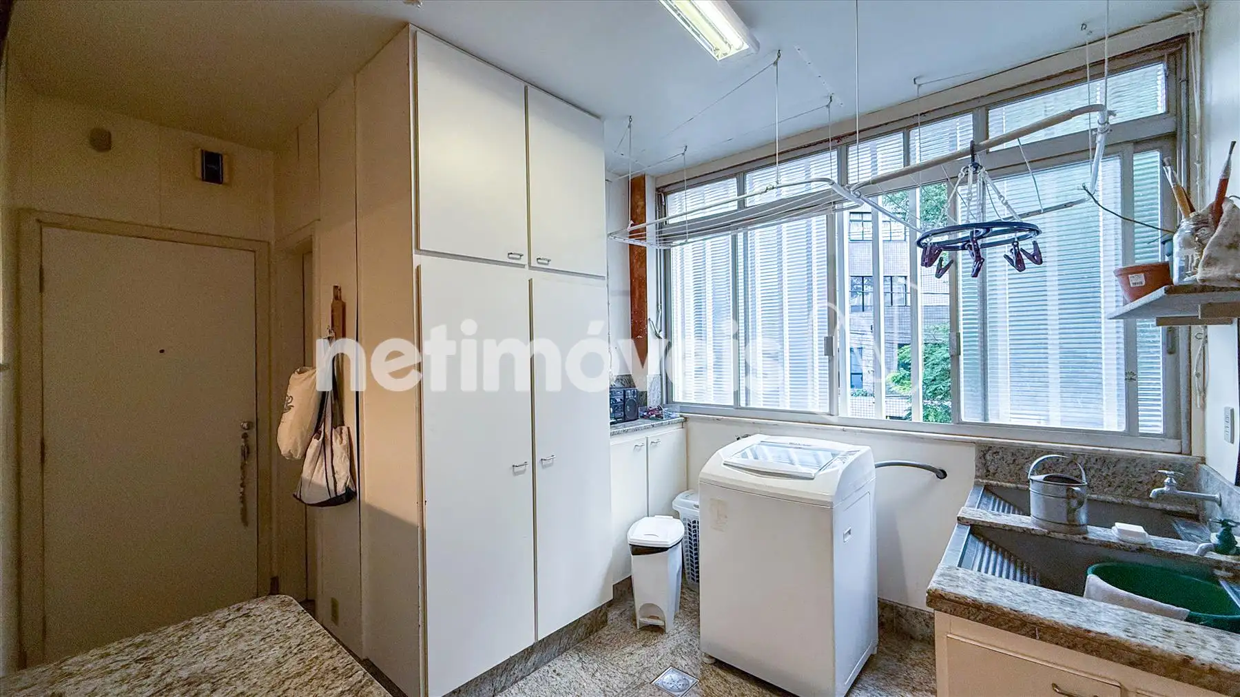 Área de serviço ângulo 1