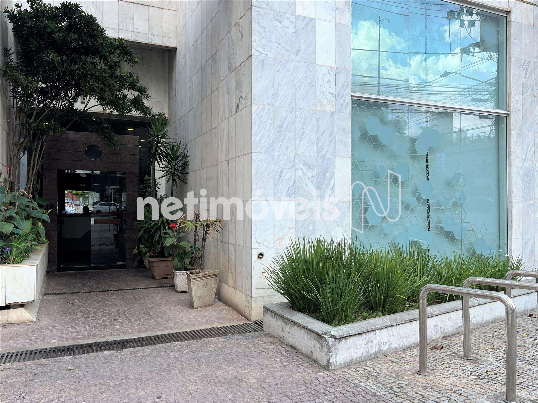 Entrada social Av. Olegário Maciel ângulo 1