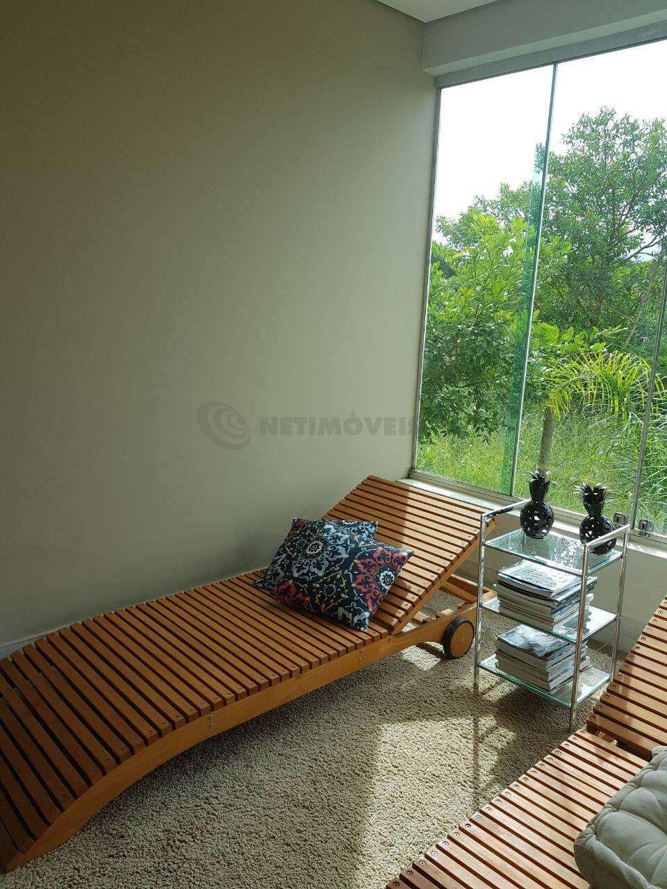 Deck spa ao lado da sauna